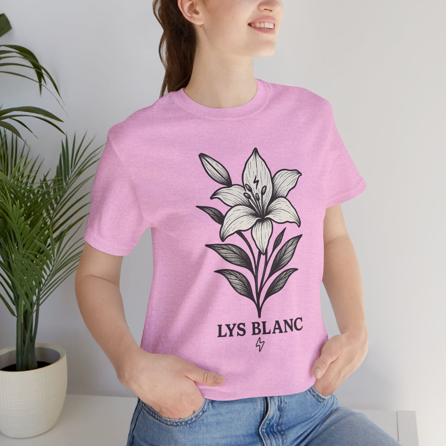 White lily floral short sleeve T 🪄